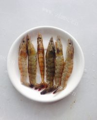 好吃的五香味煎海虾做法图解5)