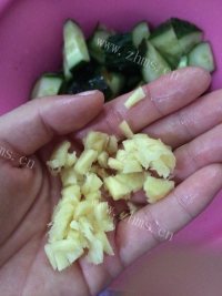 简单的凉拌黄瓜做法图解9)