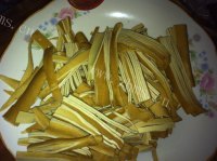 家常菜青椒炒豆腐皮做法图解3)