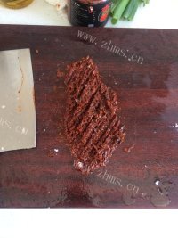 特色美食水煮肉片做法图解8)