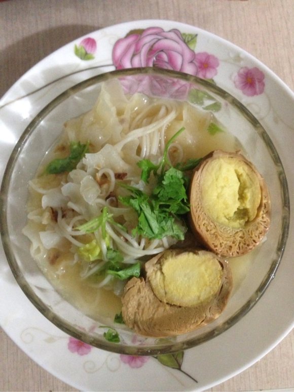 卤蛋银耳面