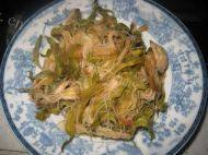 美味的霸王花排骨汤做法图解2)