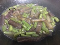 好吃的四季豆煮茄子做法图解7)