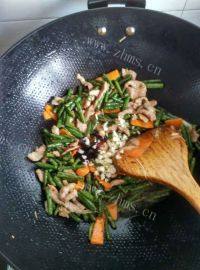 家常菜肉丝炒豇豆