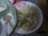 美味可口的油泼面做法图解8)