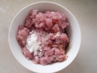 家常菜肉末茄子做法图解3)