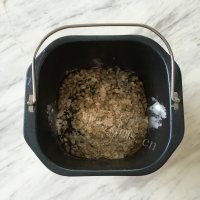 美味的杂粮面包做法图解6)