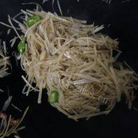 简易版炒土豆丝做法图解4)