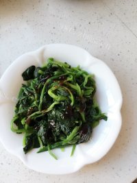 爽口的凉拌菠菜做法图解5)