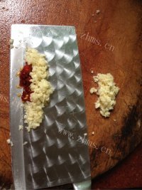 色泽鲜亮的腌黄瓜做法图解2)