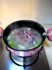 营养节瓜鱼片汤做法图解13)