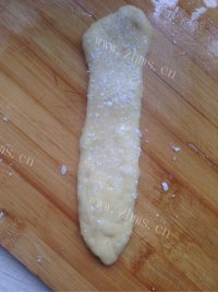 自制椰蓉小面包做法图解2)