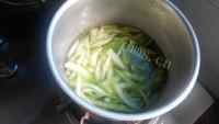 最爱的芹菜炒肉丝做法图解3)