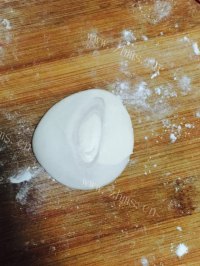 色泽鲜亮的椰蓉开口酥做法图解10)