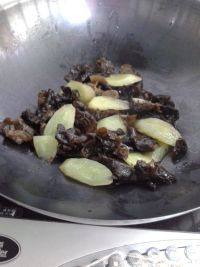 家常菜青瓜炒木耳