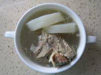 美味的棒骨萝卜汤