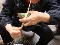 好吃的的咸肉粽子做法图解11)