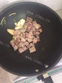 家常菜番茄炖牛腩做法图解6)