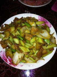 家常菜炒西芹