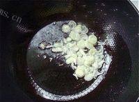 香气逼人的山药炒木耳做法图解5)