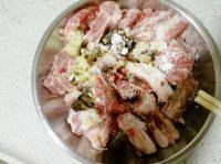 口感不错的蒜蓉豆豉蒸排骨做法图解4)