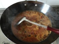 独特的水煮牛肉做法图解5)