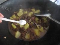 常吃不腻的牛肉炖土豆