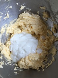 美味的柠檬蜜豆玛芬做法图解6)