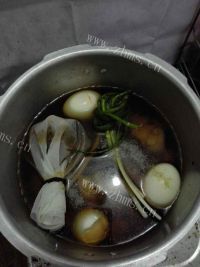养颜的卤猪蹄做法图解5)