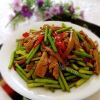 家常菜蒜薹炒牛肚