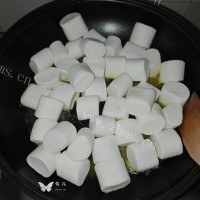 自制蔓越莓牛轧糖做法图解3)