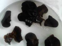 家常菜黑木耳炒肉片做法图解1)