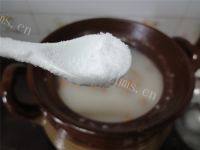 美味早餐柴鱼花生粥做法图解11)