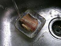 味道不错的蒜薹炒腊肉做法图解2)