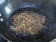 萝卜干炒腊肉做法图解3)