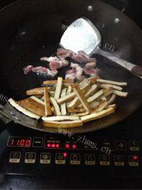 家常菜豆干炒肉丝做法图解3)