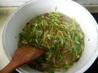 美味的包菜炒粉丝做法图解10)