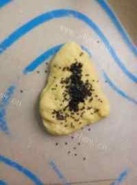 美味的黑芝麻阿拉棒做法图解5)