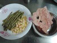 家常菜酸豆角炒肉做法图解1)