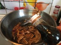 家常菜韭菜炒鳝丝做法图解6)