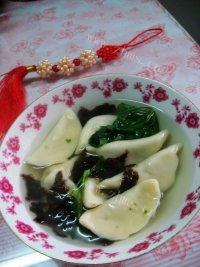自己做的荠菜鲜肉饺子