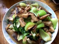 诱人的香菇炒油菜