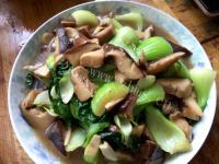 诱人的香菇炒油菜