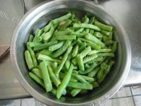 热腾腾的排骨炖豆角做法图解11)