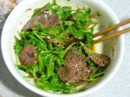 十分诱人的香菜拌牛肉