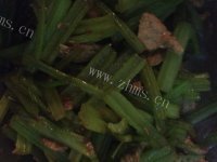 家常芹菜炒肉丝做法图解7)