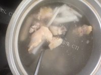芳香四溢的椰子煲鸡汤的做法图解三
