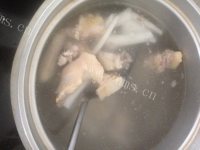 芳香四溢的椰子煲鸡汤做法图解3)