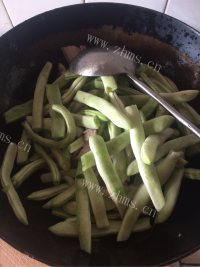 美味的酱炖芸豆做法图解6)
