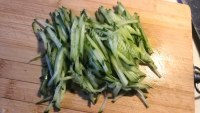 家常酸辣土豆丝卷饼做法图解6)
